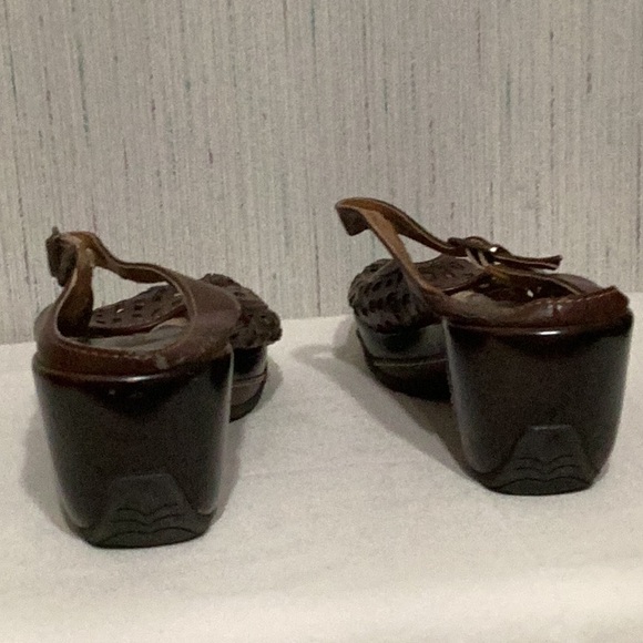 White mountain clogs. - Picture 5 of 7